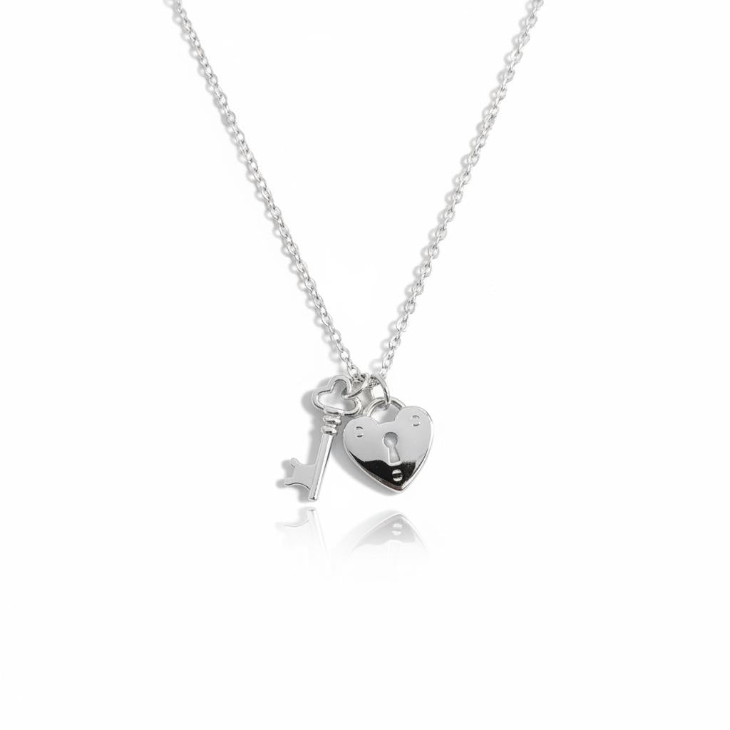 Gümüş Kalbimin Anahtarı Kolye