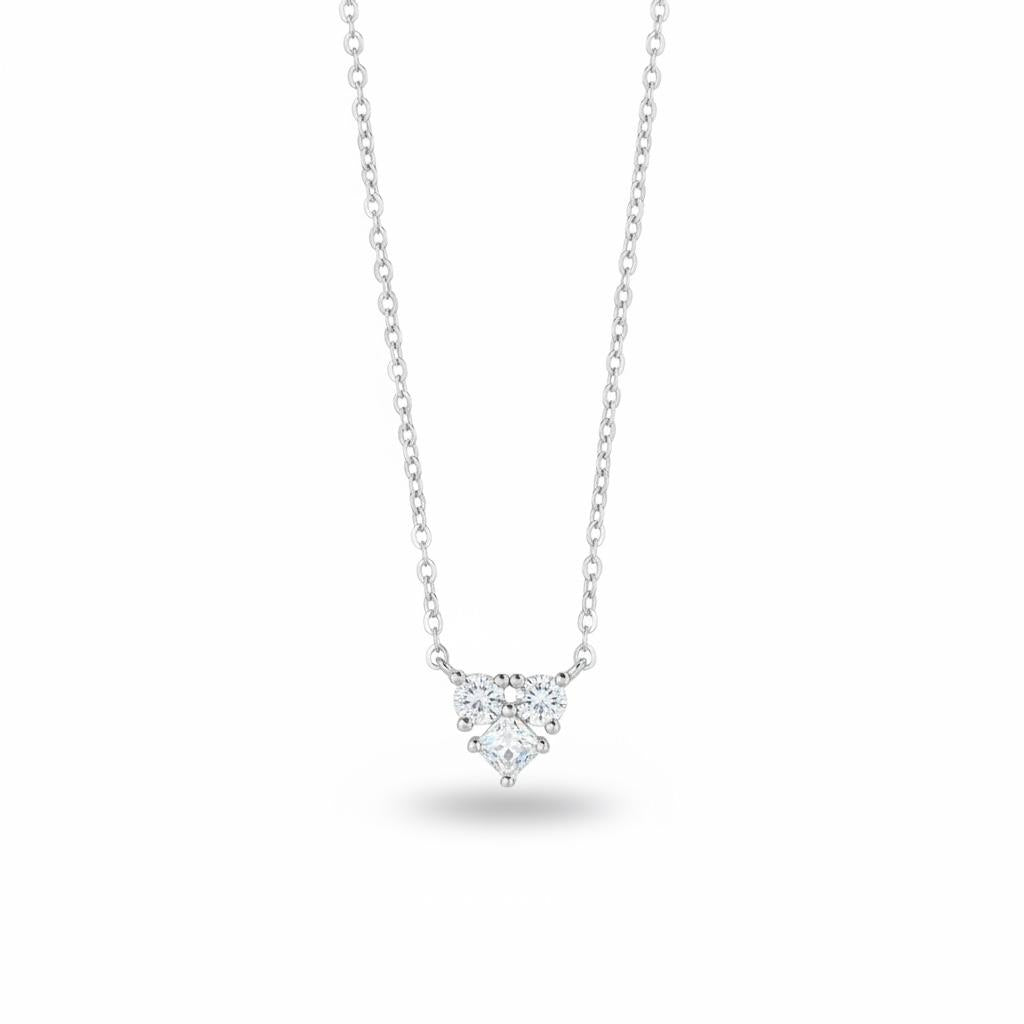 Gümüş Taşlı Kalp Kolye